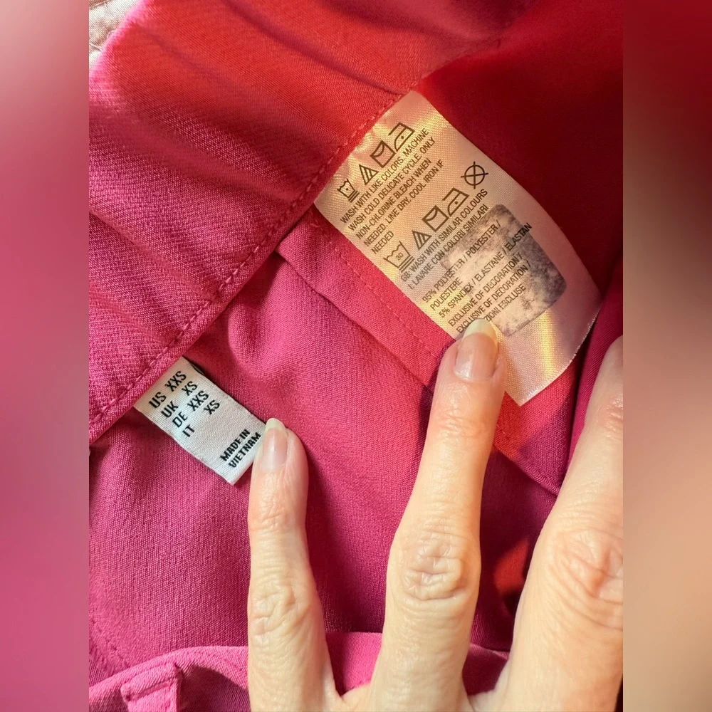 Isaac Mizrahi Vibrant Pink Cropped Pants - Picture 12 of 13